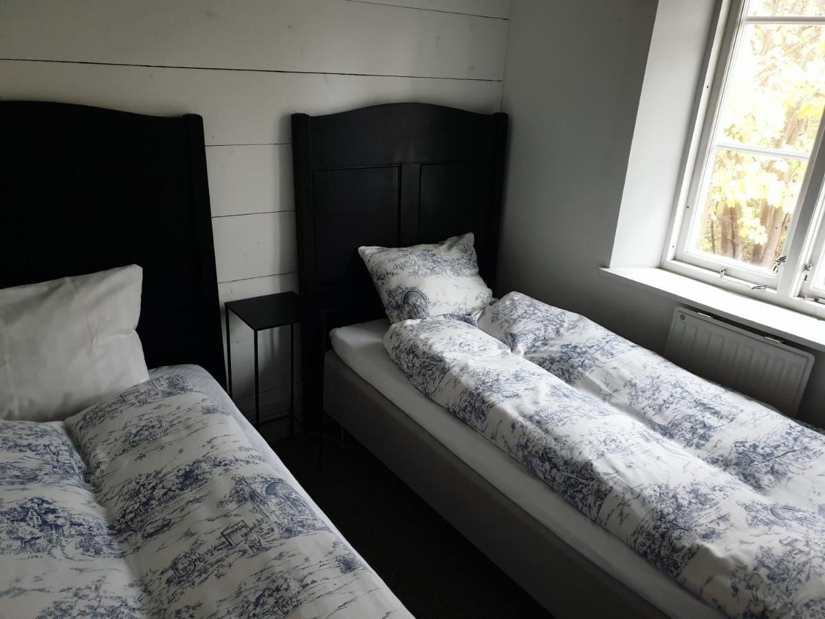 Soenerna Pa Nordgrenska Semesterboende 12B Åmål Kültér fotó